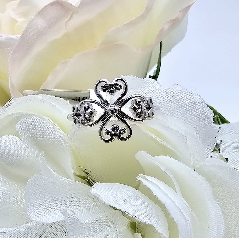 🥰 DAINTY CROSS IN HEARTS RING - Picture 5 of 5
